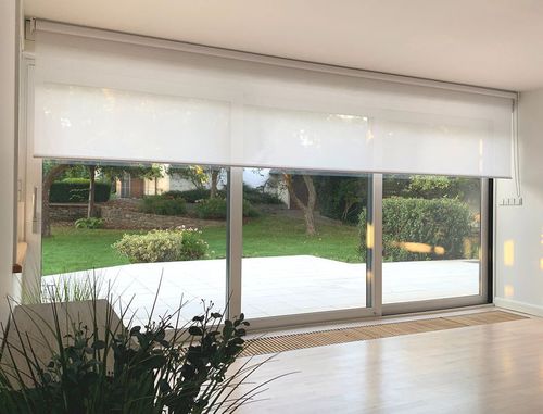 Jalousie für Fenster - ZOOMTECH® | F SERIES - Resstende - Stoff / extrudiertes Aluminium / motorisiert