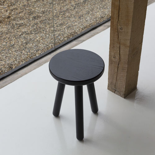 Moderner Hocker - One - ANOTHER COUNTRY - Eiche / Esche / lackiertes Holz