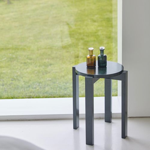 Moderner Hocker - Four - ANOTHER COUNTRY - Eiche / Esche / Gestell aus Eiche