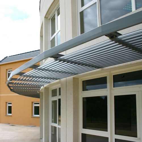 Sonnenschutzlamelle / extrudiertes Aluminium - SURYA - PANOL - für Fassaden / vertikal / horizontal