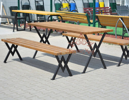 Moderne Tischgarnitur - S.MALOTT - KRONEMAG MILLENIUM srl - Holz / Metall / Garten