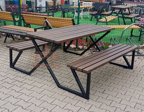 Moderne Tischgarnitur - STUTTGART - KRONEMAG MILLENIUM srl - Holz / Metall / für Außenbereich