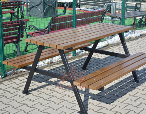 Moderne Tischgarnitur - BRATISLAVA - KRONEMAG MILLENIUM srl - Holz / Metall / maßgefertigt