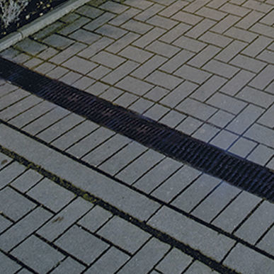 Gitter-Abflussrinne - HexDrain B 125 - ACO Building Drainage - Verbundwerkstoff / Polypropylen / Metallgitter