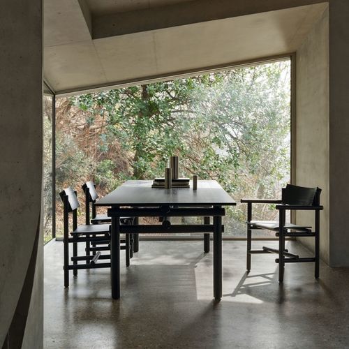 Moderner Esstisch - MUECKE - Knoll international - Massivholz / Gestell aus Massivholz / rechteckig