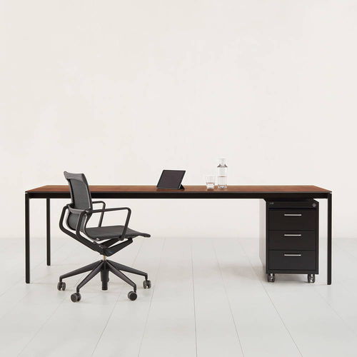 Moderner Arbeitstisch - THESIS - Atelier Alinea - Laminat / MDF / Eiche