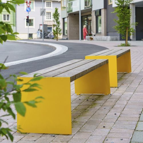 Moderne Bank für den öffentlichen Raum - BLOC - Vestre - galvanisiertem Stahl / Holz / ohne Rückenlehne