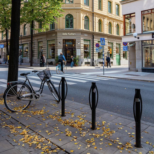 Bodenstehender Fahrradständer - URBAN  - Vestre - gesichert / originelles Design / aus recycelbarem Material