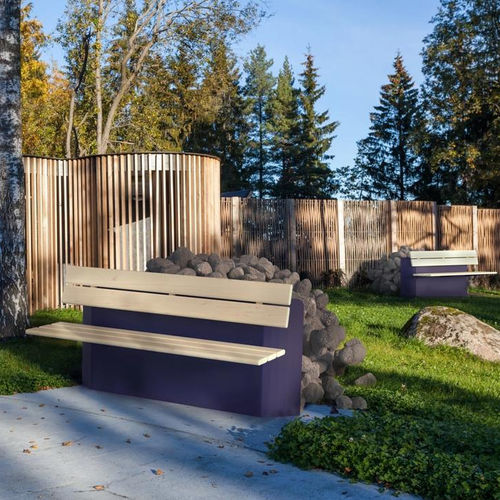 Moderne Bank für den öffentlichen Raum - PILE - Vestre - galvanisiertem Stahl / Holz / mit Rückenlehne