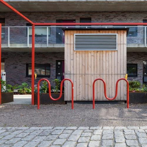 Bodenstehender Fahrradständer - SINUS  - Vestre - gesichert / originelles Design / horizontal