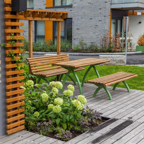 Moderner Tisch - URBAN  - Vestre - Holz / Gestell aus galvanisiertem Stahl / rechteckig