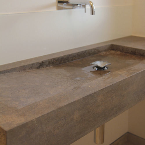 Wand-Waschbecken - Arredo di Pietra srl - Naturstein / Travertin / mit integrierter Waschtischplatte
