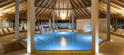 Sechseckiger Hot-Tub-Schwimmbecken - Arredo di Pietra srl - für mehrere Personen / für den Innenraum / maßgefertigt