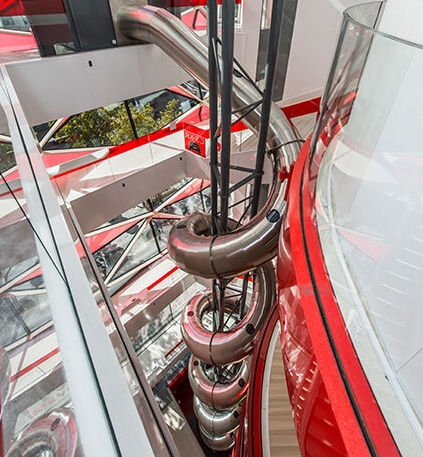 Drehende Rutsche - CITROEN SHOWROOM C42 - atlantics GmbH - für Spielplätze / Edelstahl / Hochgeschwindigkeit