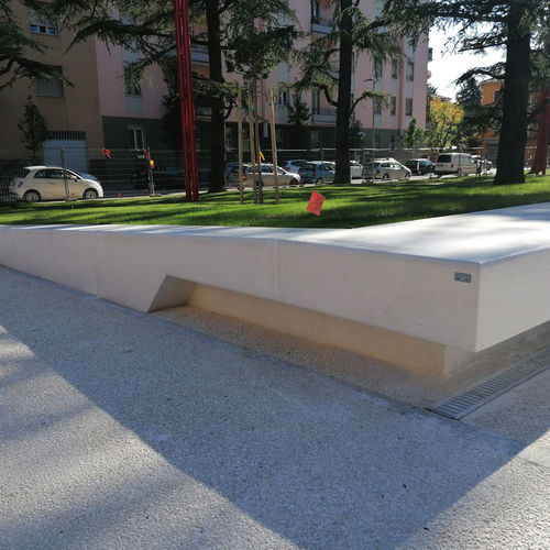 Moderne Bank für den öffentlichen Raum - DUCALE - VASART URBAN DESIGN - Hochleistungsbeton / ohne Rückenlehne / ohne Armlehnen