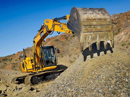 Mittelgroßer Bagger - JS130 - JCB Deutschland GmbH - auf Raupen / Tier 3