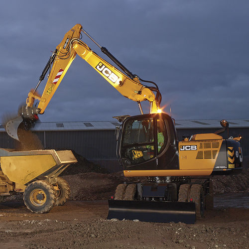 Großformatiger Bagger - JS160W - JCB Deutschland GmbH - mit Gummireifen / Tier 4