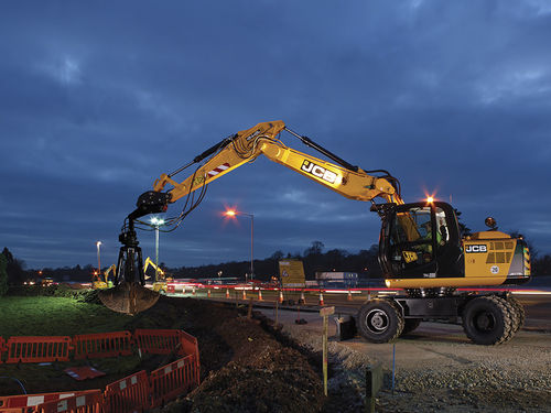 Großformatiger Bagger - JS175W - JCB Deutschland GmbH - mit Gummireifen / Tier 4