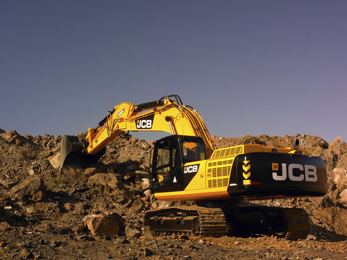 Großformatiger Bagger - JS330 - JCB Deutschland GmbH - auf Raupen