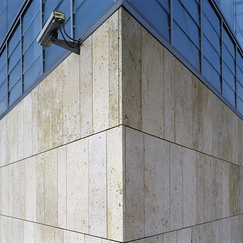 Paneel-Fassadenverkleidung - GAUING - Lauster Steinbau GmbH Natursteinwerke - Travertin / poliert / sandgestrahlt