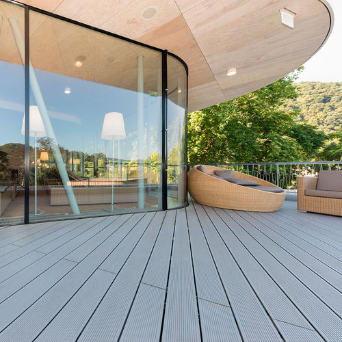 Verbundholzterrassendiele - ROBUST - NATURinFORM GmbH - Holzoptik / für Gewerbegebrauch / PEFC-zertifiziert