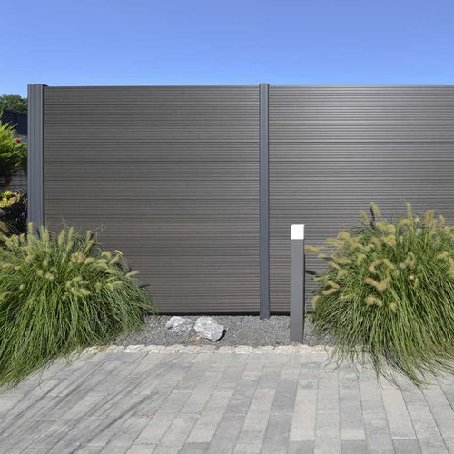 Lamellenzaun - UNIVERSAL SLAT - NATURinFORM GmbH - Garten / Verbundholz / modern