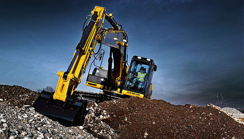 Mittelgroßer Bagger - E305C - New Holland Construction - auf Raupen / für Baustelle