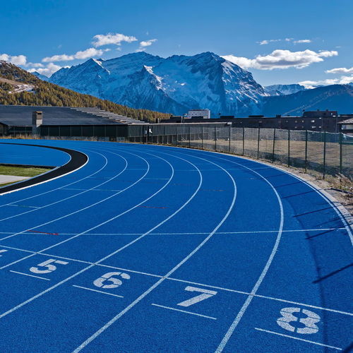 Multisportplatz für öffentliche Anlagen - M / M - Polytan GmbH