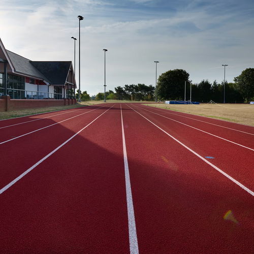 Sportboden für Außenbereich - BS / B2S - Polytan GmbH - Elastomer / Gummi / für Schulen