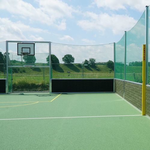 Sportplatz. für Spielplätze - POLYPLAY ARENA GT - Polytan GmbH - für öffentliche Einrichtungen / für öffentliche Bereiche / für öffentliche Anlagen