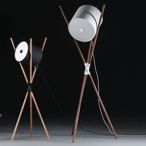 Stehleuchte - SHIFT - Artisan Solid Wood Furniture - pulverbeschichteter Stahl / Eiche / Nussbaum