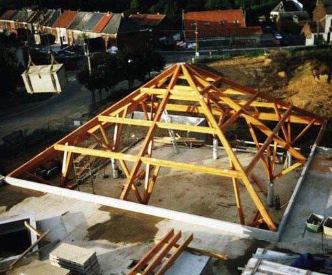 Holzdachstuhl - C.P.A.S. NIVELLES	 - Artbois SA - Lamellen / Fertigbau