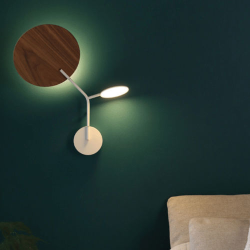Moderne Wandleuchte - BALLON 3 - Tunto - für den Innenraum / Holz / regelbar