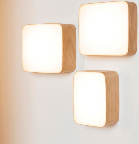Moderne Wandleuchte - CUBE - Tunto - für den Innenraum / lackiertes Holz / rechteckig