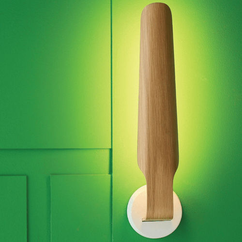 Moderne Wandleuchte - SWAN - Tunto - für den Innenraum / Holz / L-förmig