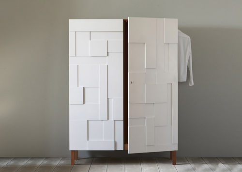 Moderner Kleiderschrank - ALBA - PINCH - Holz / lackiertes Holz / mit Schwingtür