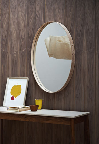 Wandmontierter Spiegel - IONA - PINCH - modern / oval / Holz