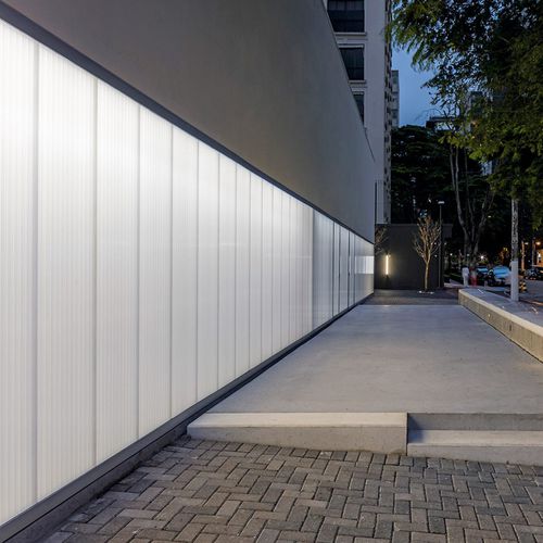 Paneel für Fassadenverkleidung - MULTIWALL  - Akripol d.o.o. - Verkleidung / Polycarbonat / glatt