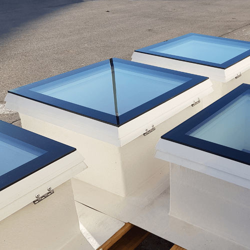 Oberlicht für Dach - SKYGLASS - Akripol d.o.o. - für Flachdach / für Lüftung / elektrisch