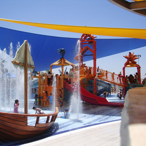 Spielplatzgerät für Aquapark - TODDLER - Van Egdom - Kunststoff / Holz / Beton