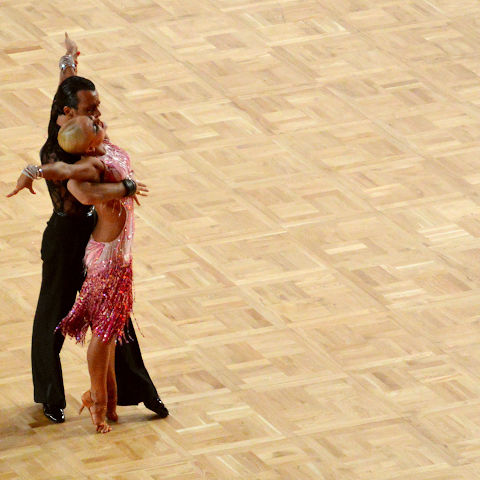 Sportboden für den Innenraum - MOSAIC DANCE - Coswick Hardwood - Holz / für Tanzsäle / tragbar