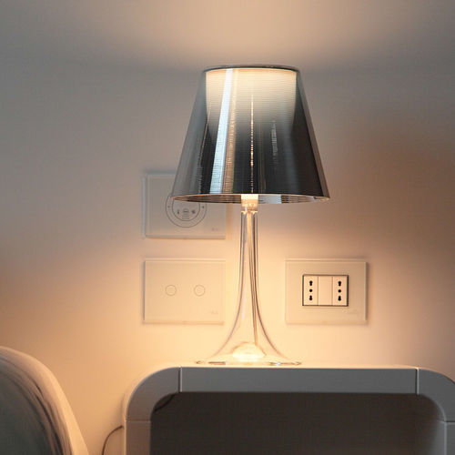 Tischlampe - MISS K - FLOS - Polycarbonat / PMMA / modern