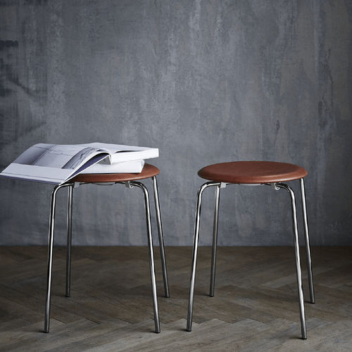 Moderner Hocker - DOT™ - Fritz Hansen - Nussbaum / Gestell aus Metall / Polster