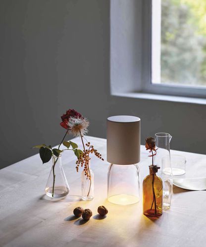 Tischlampe - Nui Mini - LUCEPLAN - tragbar / aus lackiertem Stahl / Glas