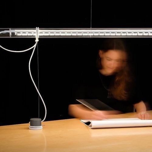 Leuchte für Aufbau - BALANCE - INGO MAURER - linear / rohrförmig / Objekteinrichtung