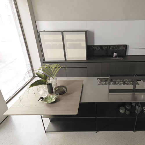 Moderner Tisch - MOOVE - Euromobil spa - Holz / Gestell aus Metall / quadratisch