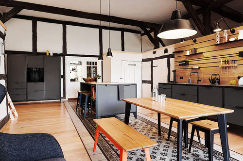 Industriestil-Küche - Landhaus Jan Cray - BORA Vertriebs GmbH & Co KG - Holz / Modul