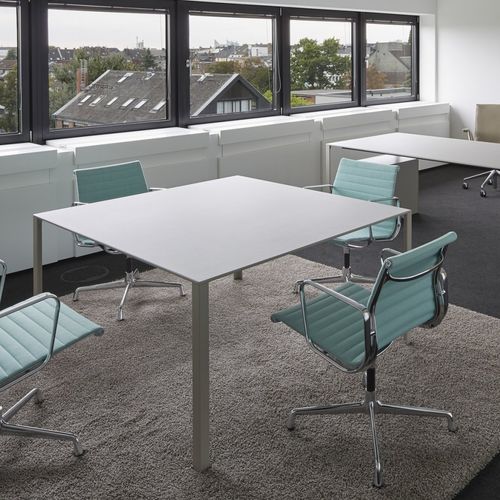 Moderner Besprechungstisch - LESSLESS COLOR - UNIFOR - Linoleum / Gestell aus Aluminium / rechteckig