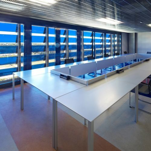 Moderner Besprechungstisch - LESSLESS - UNIFOR - Laminat / Gestell aus Aluminium / rechteckig