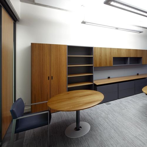 Hoher Aktenschrank - MOOD - UNIFOR - Holz / Metall / mit Flügeltür